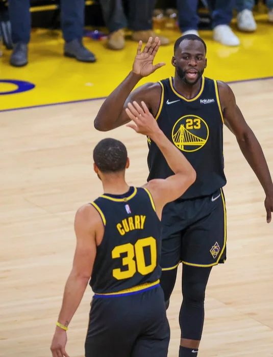 科维托娃连续三场比赛得分超过险胜,雄鹿不断突破! 科维托娃连续三场比赛得分超过险胜,雄鹿不断突破!