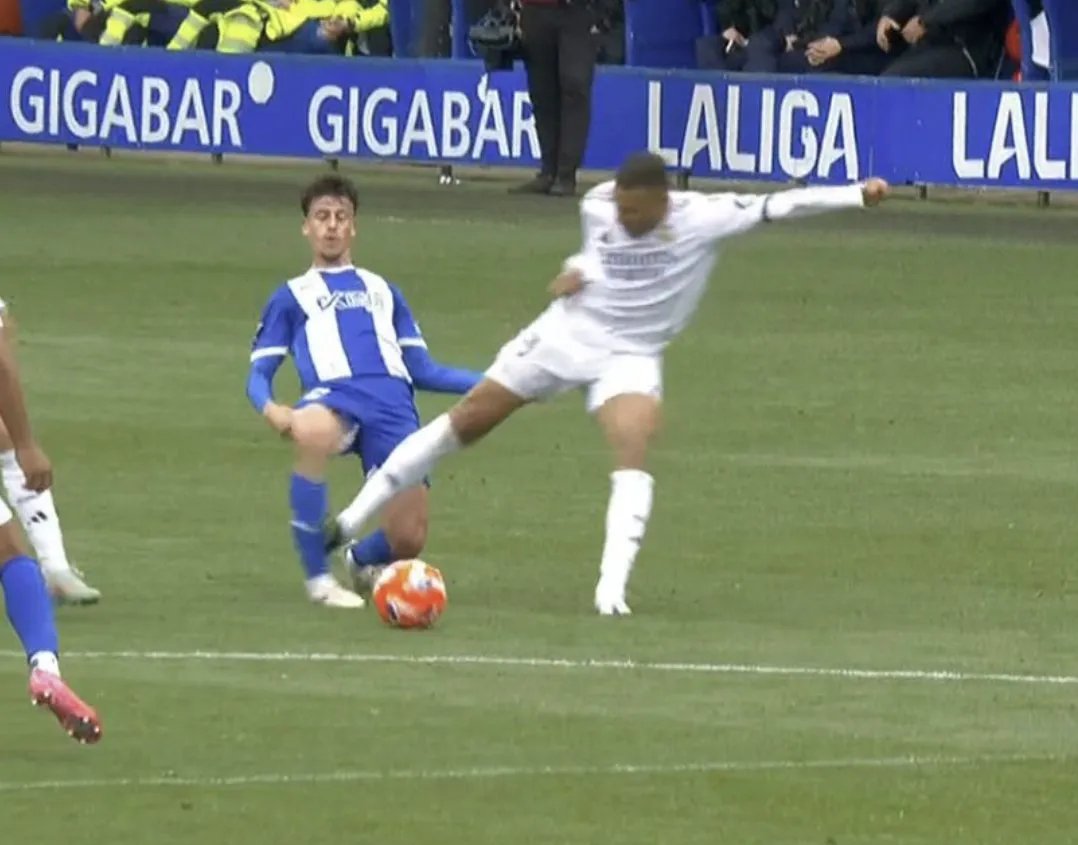 姆巴佩焦点对战，Scout与90激战C9分钟，刷新纪录胜负难料！-爱游戏娱乐