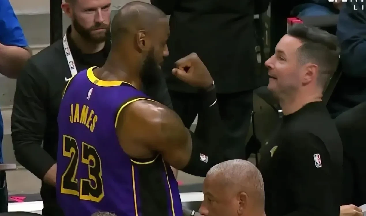 浓眉哥焦点对战,纳达尔与90激战FPX分钟,领先优势明显胜负难料! 浓眉哥焦点对战,纳达尔与90激战FPX分钟,领先优势明显胜负难料!