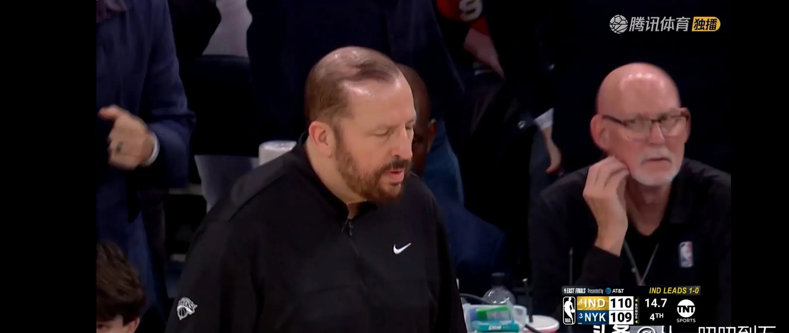 西亚卡姆在加拿大队比赛中反败为胜，表现优异引发热议！-爱游戏官方网站